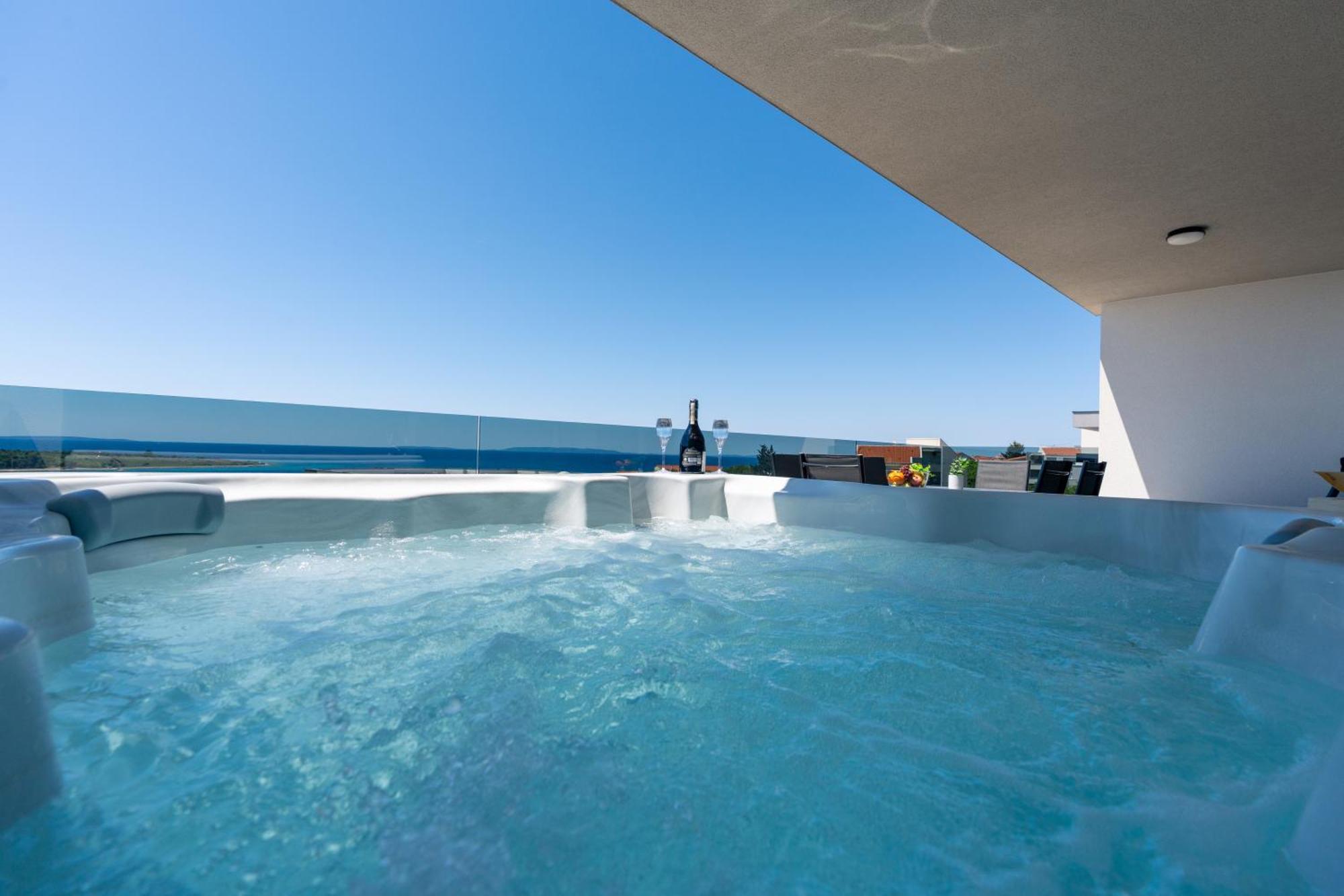 Boutique Hotel Ivy'Z Novalja Exterior photo